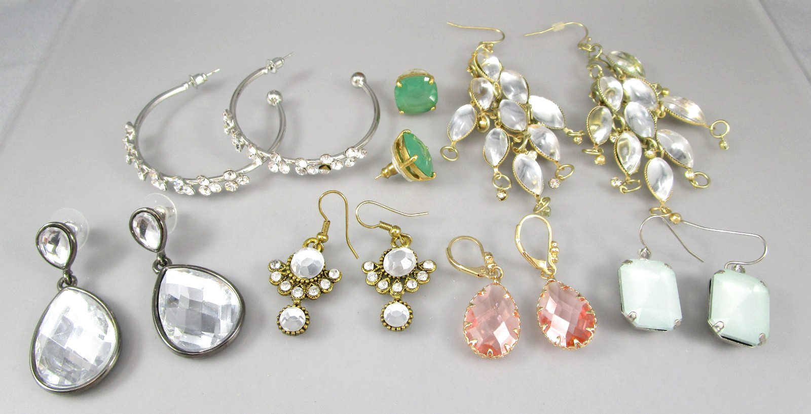 Vtg Mod Retro Varying Colors & Multi Styles LOT of 7 Post Pierced Earrings 151N