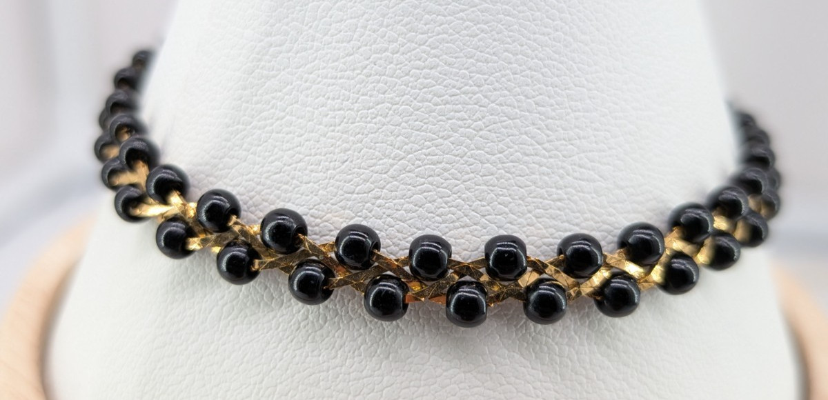 Vintage Trifari TM Bracelet Gold Tone Black Seed Bead Braided Link 7.5in Signed