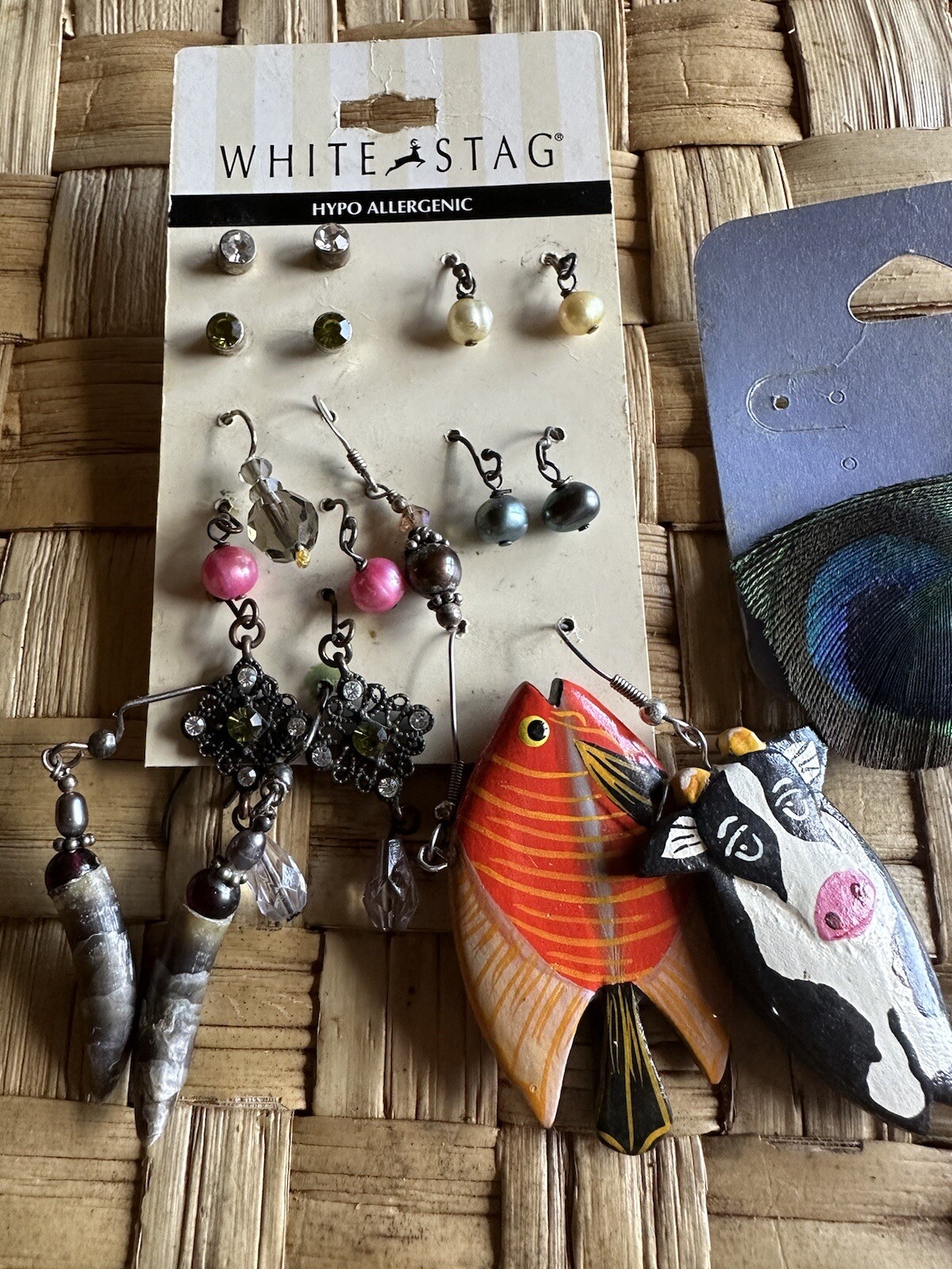 L@@K Vintage White Stag Etc. Sparkle Fun Earrings Feed Rescue Horses Hay / Feed