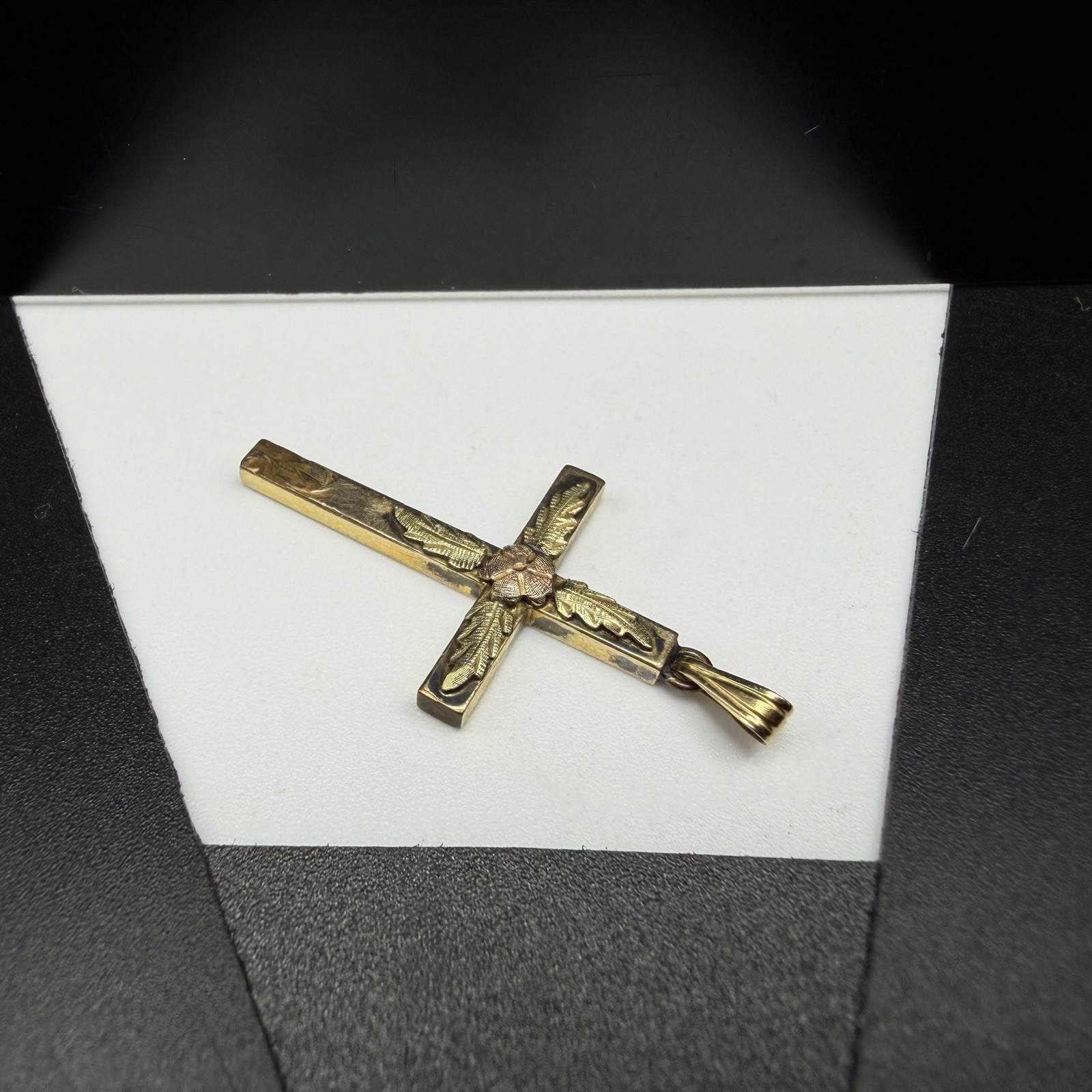 Vintage 1/20 12k Gold Filled Green and Rose Gold 1 1/4″ Cross Pendant 2.1g