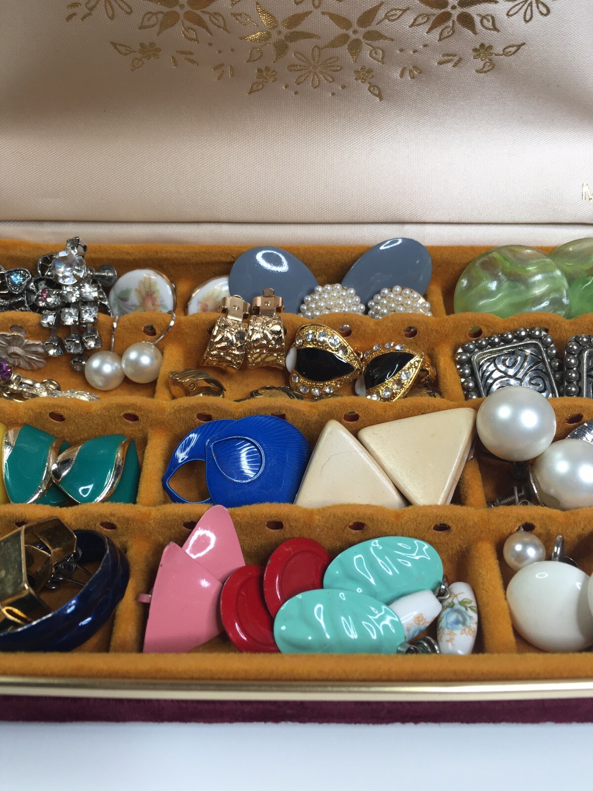 Vtg. Lot of 34 Retro Enamel Metal Pierced Earrings 60’S 70’s 80’s In Mele Box