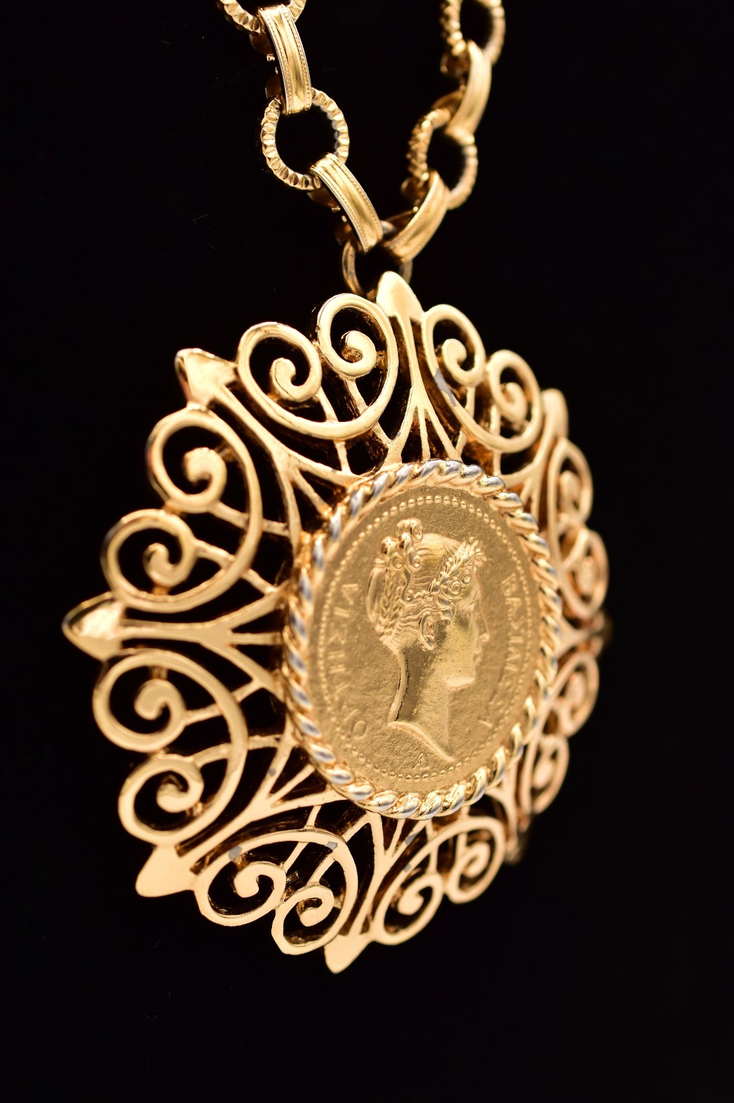 Monet Vintage Coin Pendant Necklace Gold Filigree Medallion Signed 1970s BinBN