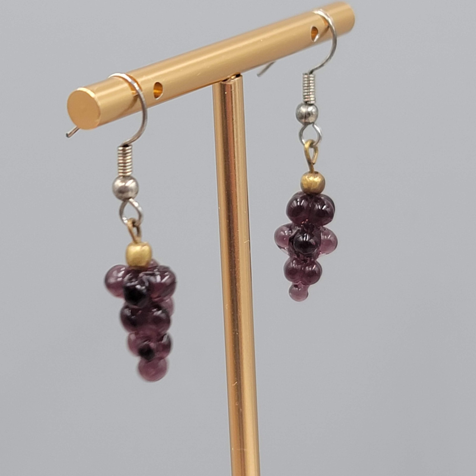Vintage Purple Grapes Glass Bead Pierced Earrings Silver tone Dangle 3/4″