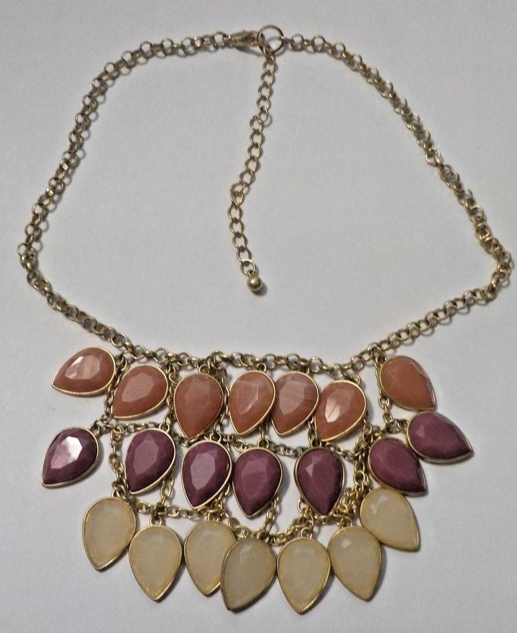 Vintage 17″ Peach, Maroon & Milky Beige Beads & Gold Tone Necklace