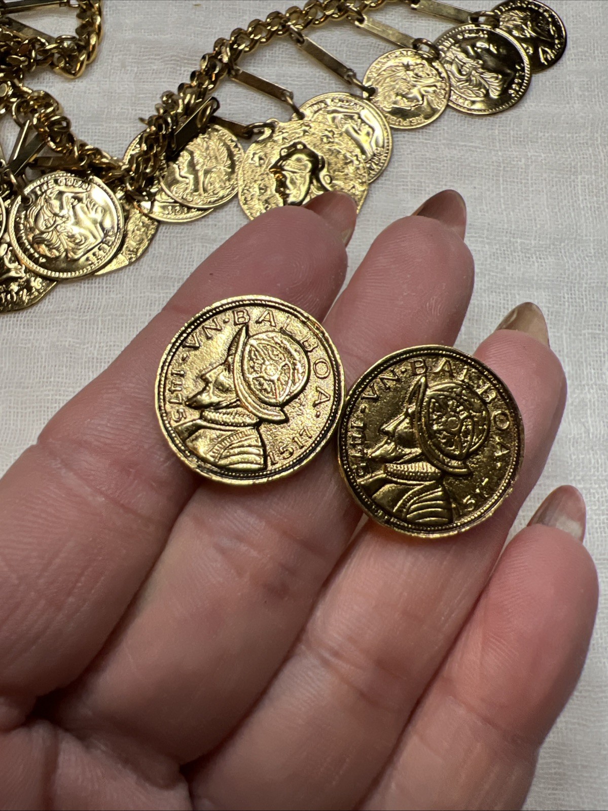 VTG Crown Trifari Jewels Antique Gold Roman Coin Demi Parure Set NOS 1978-85