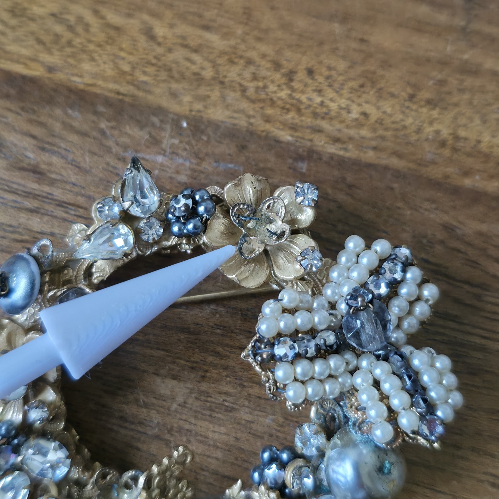 Vinatge Original By Robert Brooch Faux Pearl Gray Smokey Stones Gold Tone READ