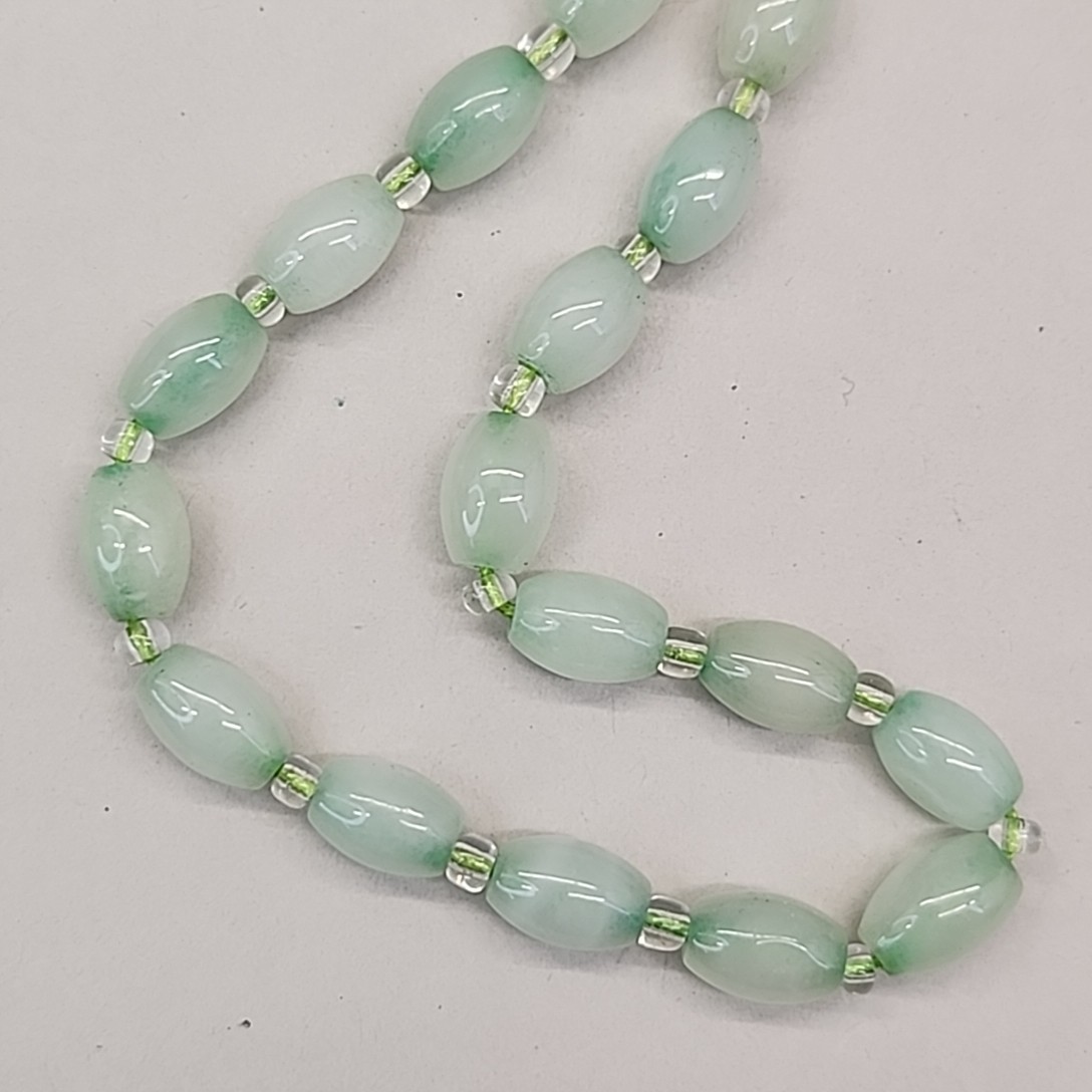 Vintage Chinese Glass Beaded Necklace 7mm Oval 17.5″