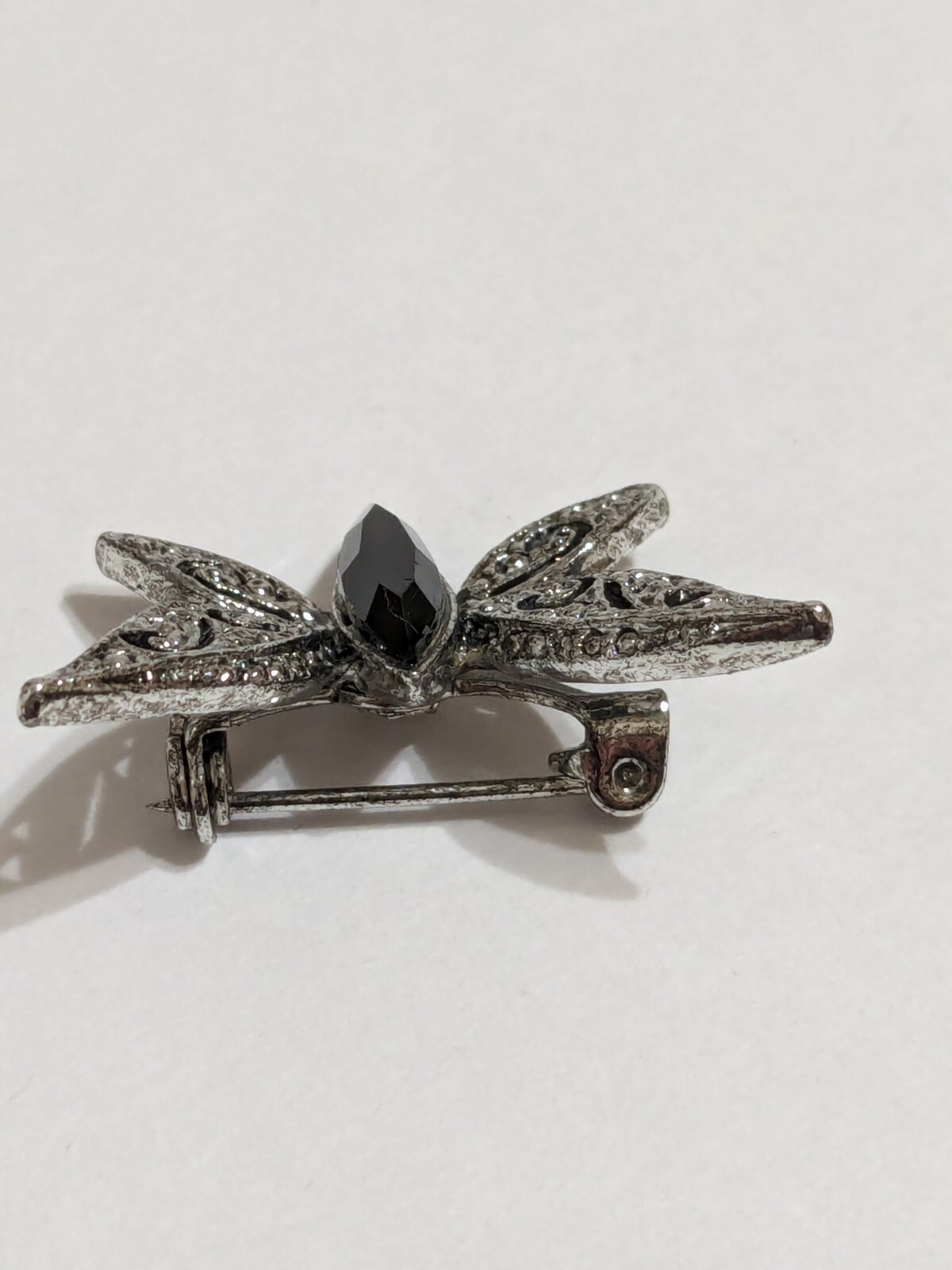 Vintage Silver Tone Etched/Texture Butterfly Pin/Brooch With Faceted Acrylic. 1″