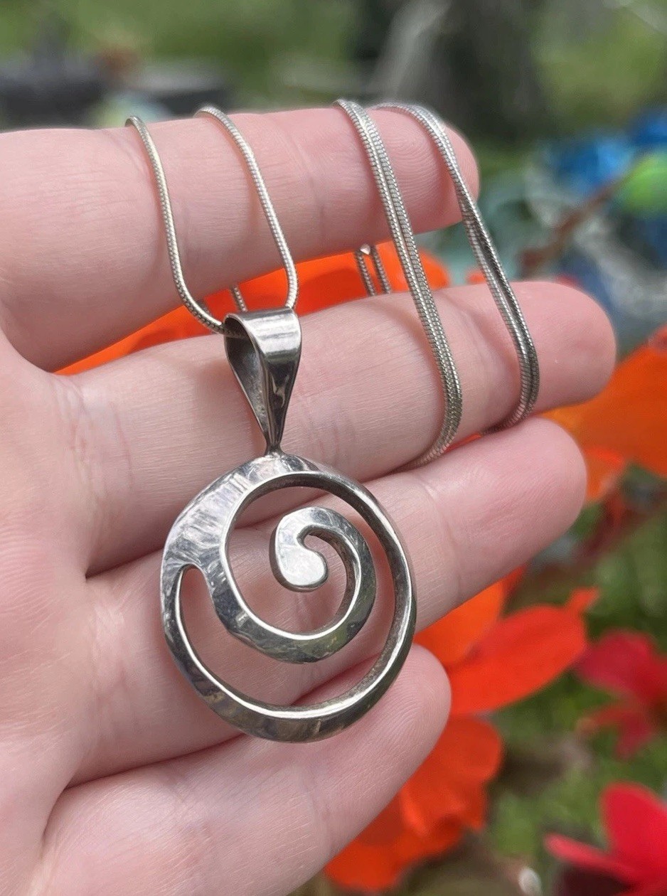 VTG Sterling Silver Spiral Swirl Wave Pendant Necklace Round 925 Snake Chain 20”