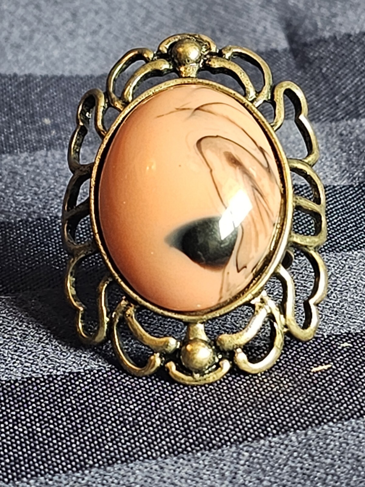 Vintage Adjustable Ring Salmon Black Faux Gem Gold Colored Filagree