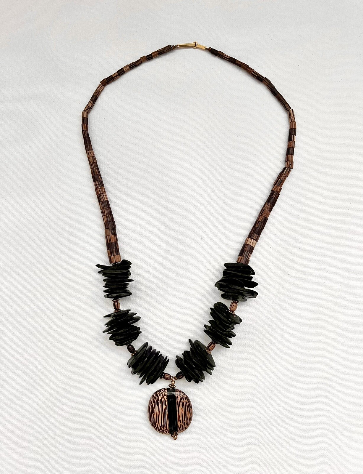 Vintage Statement Wood Chip Pendant Necklace African Safari Vacation Natural 26″