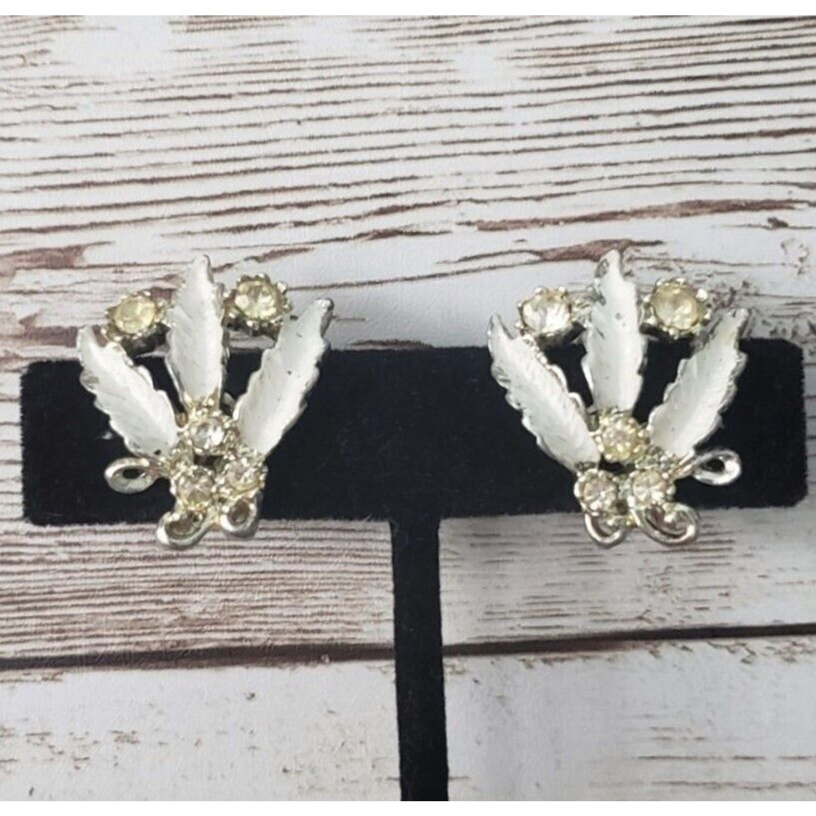 Vintage Screw On Earrings – Unusual Off White Leaves with Light Yellow Gems