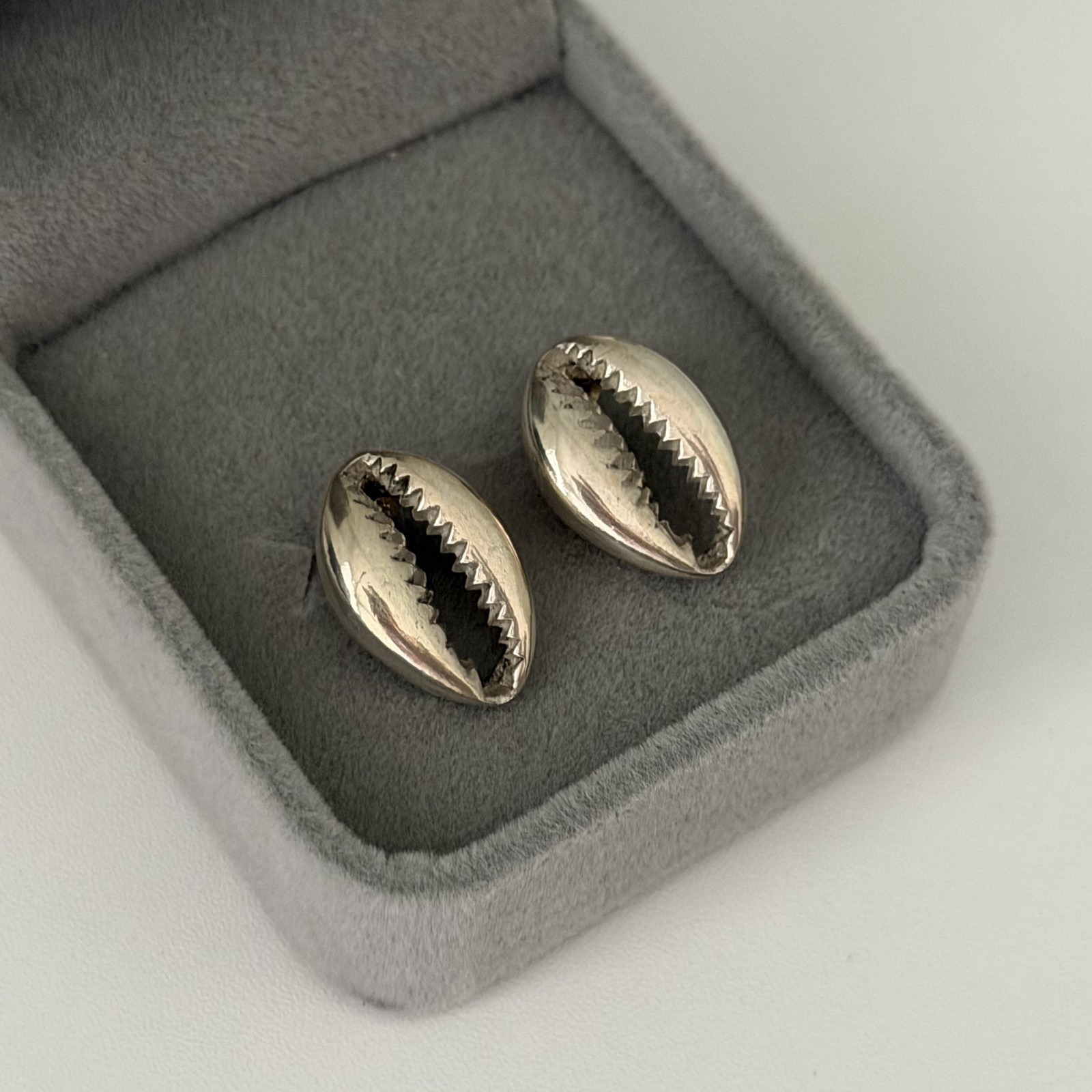 Vintage 925 Sterling Silver Cowrie Shell Shaped Post Earrings