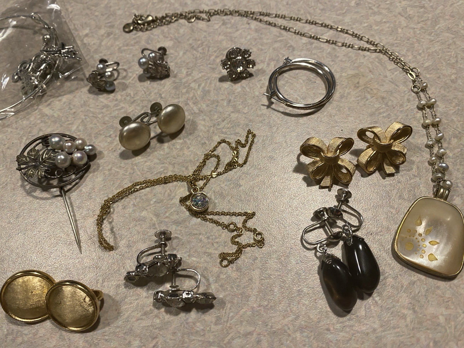 Vintage Lot Of 6 Screw Back Earrings 1930’s 1950’s 1 Bracelet 2 Necklaces 2 Pins