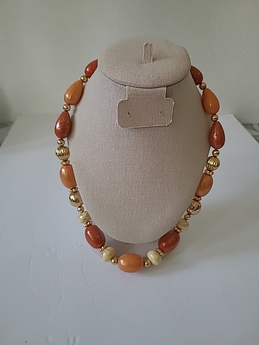 Vtg 24″ Speckled Gold Orange Cream Graduated Beaded Necklace w/Gold Tone Spacers