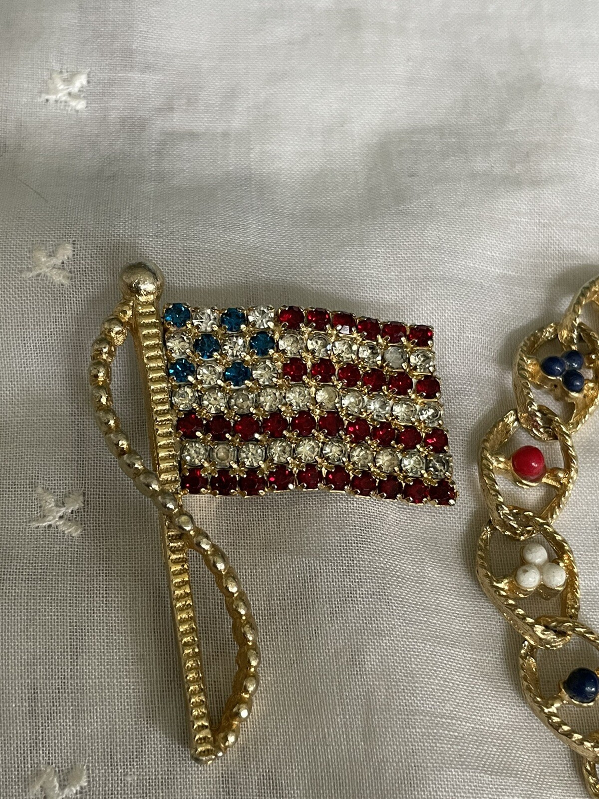 Bracelet & Patriotic Red White & Blue Rhinestone USA Flag Brooch Pin YT-27