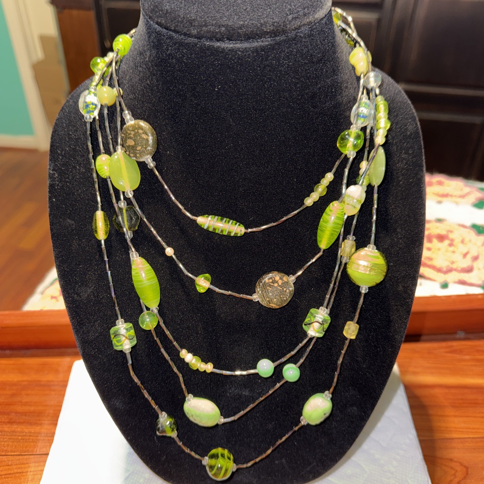 Vintage Chico’s Glass Beaded Green And Gold Colored Necklace 26 In 4 In Extende