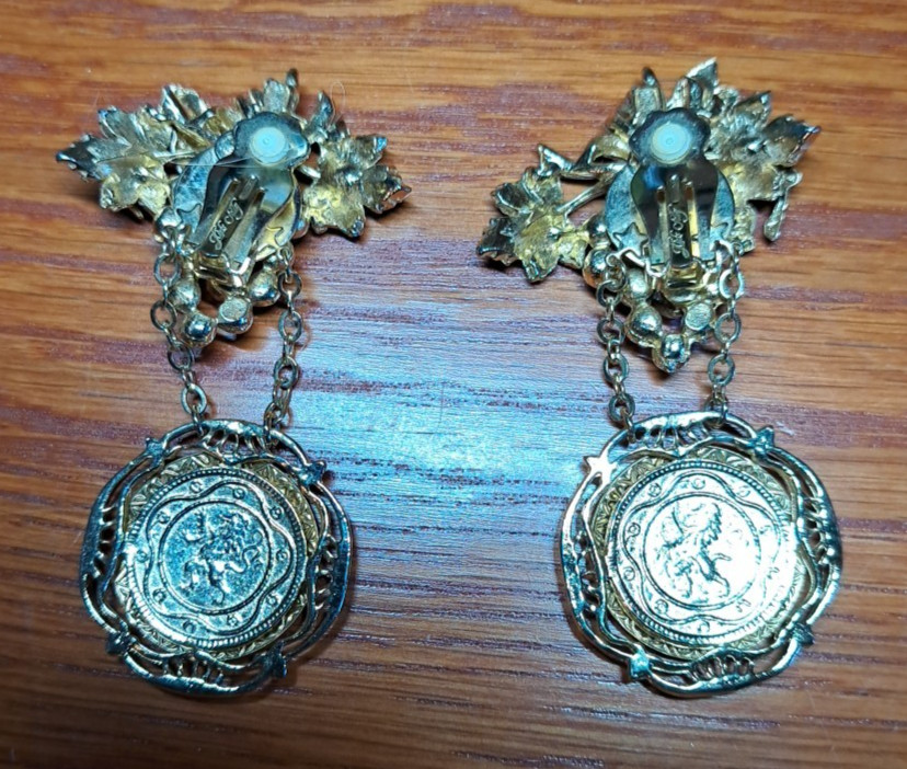 Vtg Kirk’s Folly Grape Clusters Clip Earrings Goldtone Crystals Dangle Medallion