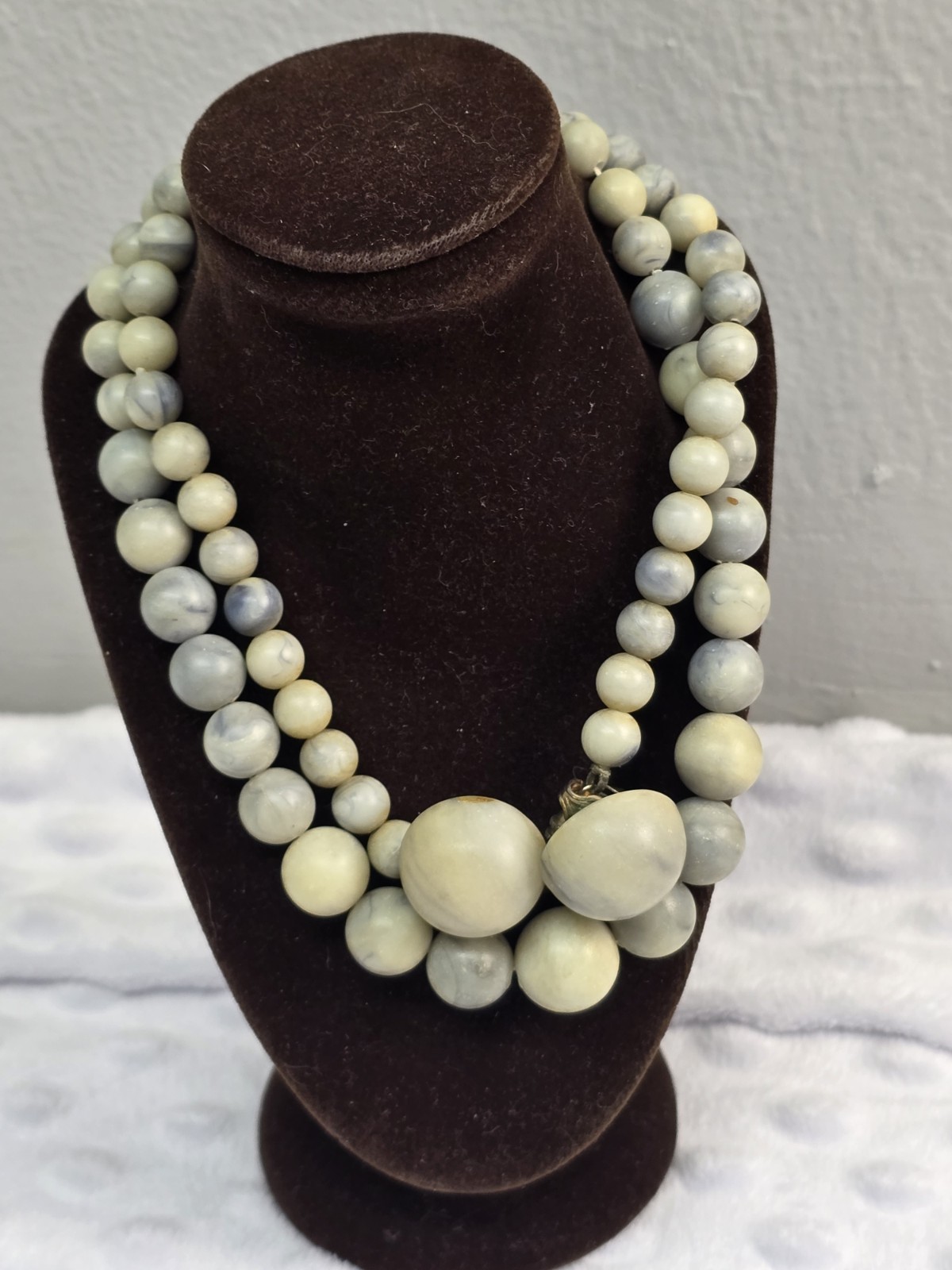 Vintage Hong Kong Necklace and Earring Set Clip On Earrings Beaded Necklace Blue