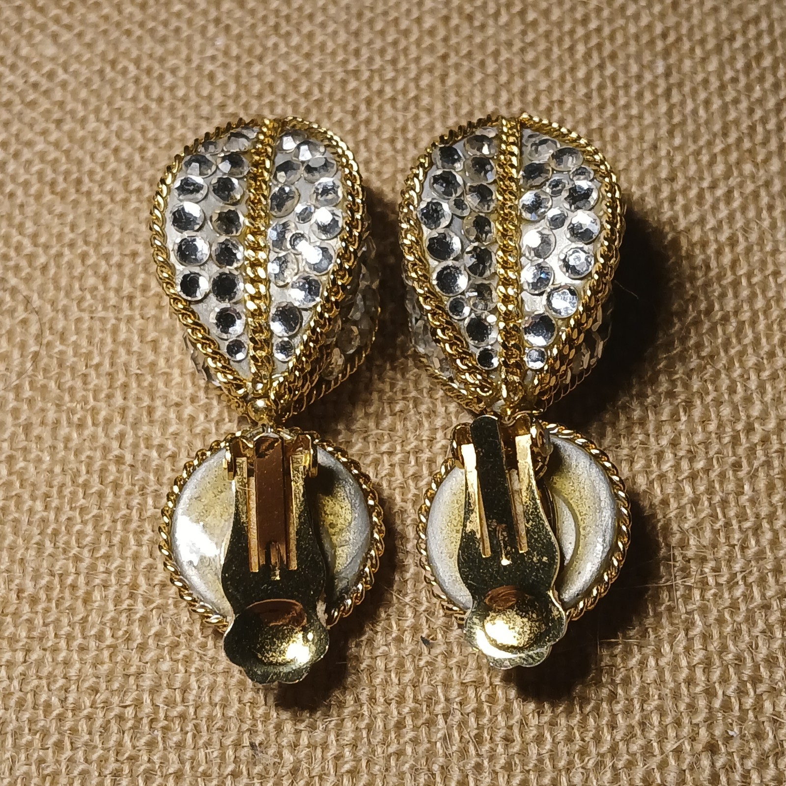 Vintage Richard Kerr Signed Gold Tone Austrian Crystal Clip On Earring Braided
