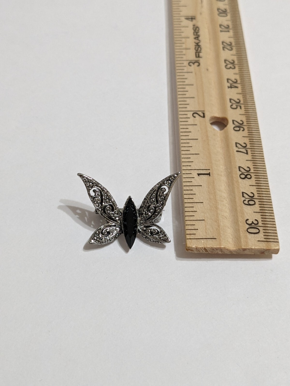 Vintage Silver Tone Etched/Texture Butterfly Pin/Brooch With Faceted Acrylic. 1″
