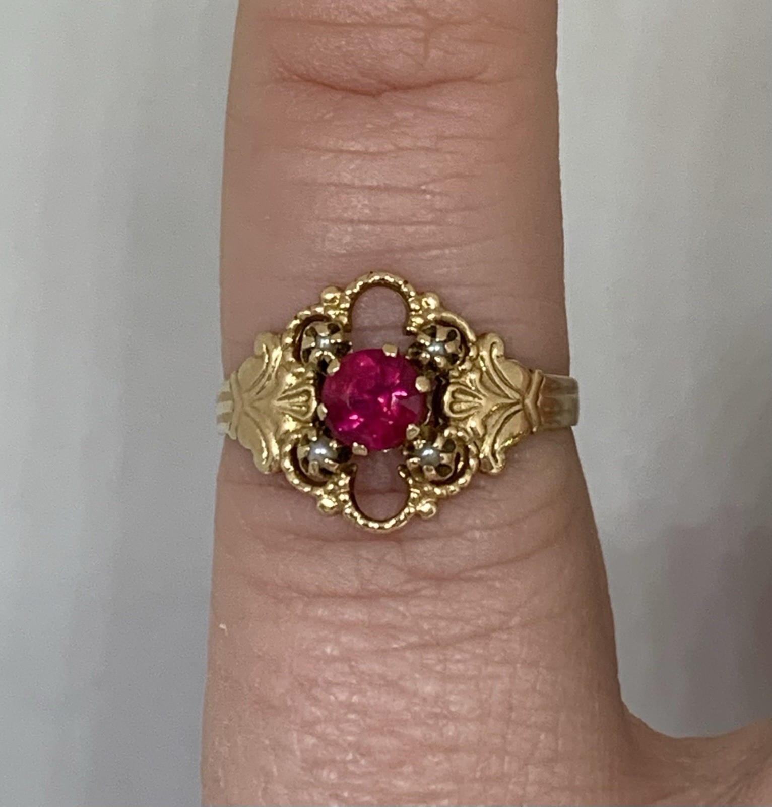 Beautiful Victorian Vintage 10k Yellow Gold Red Ruby Seed Pearl Ring Sz6.25