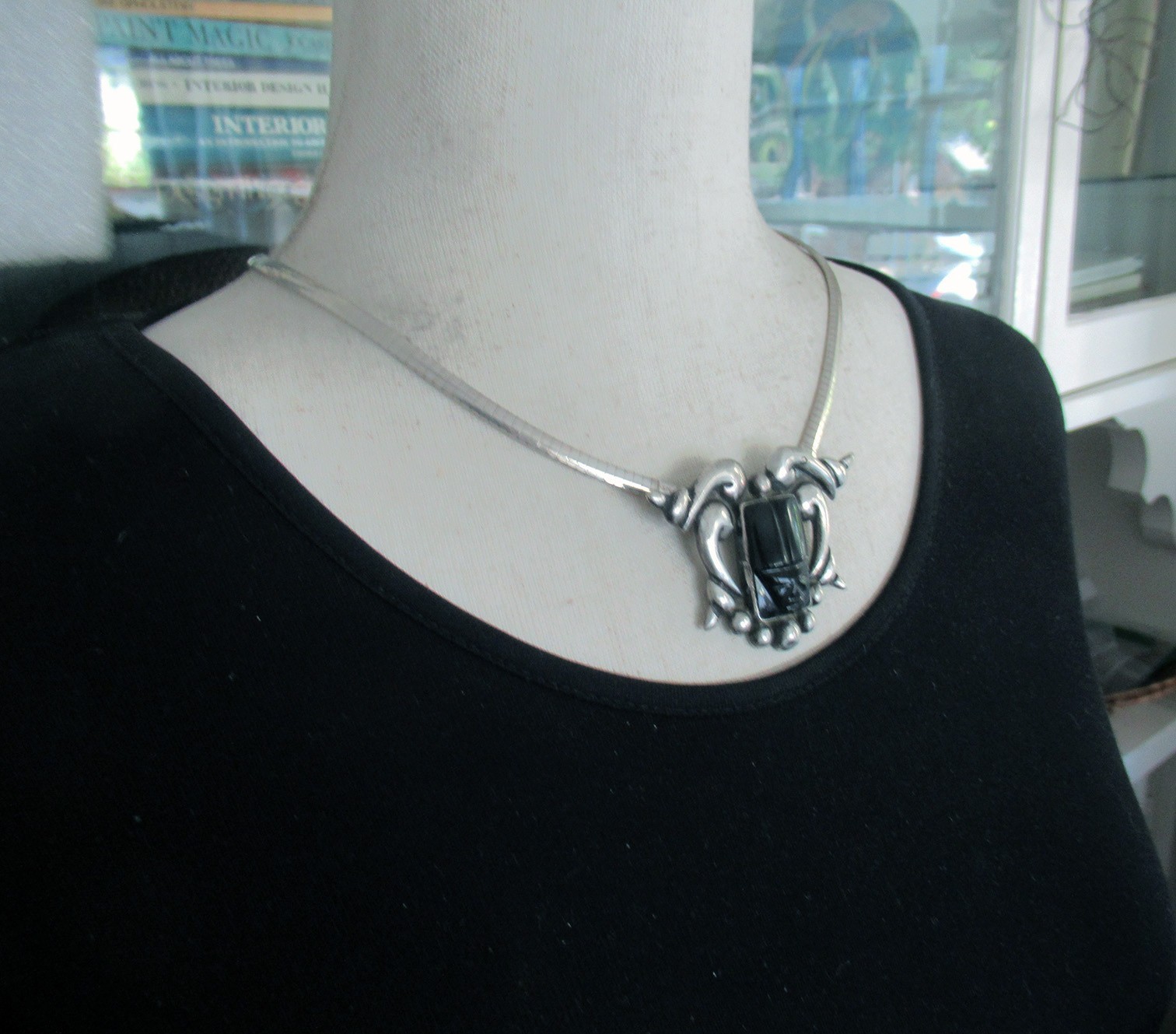 VINTAGE MEXICO STERLING PENDANT NECKLACE, 2 3/8 INCHES PENDANT, 16 INCHES CHAIN