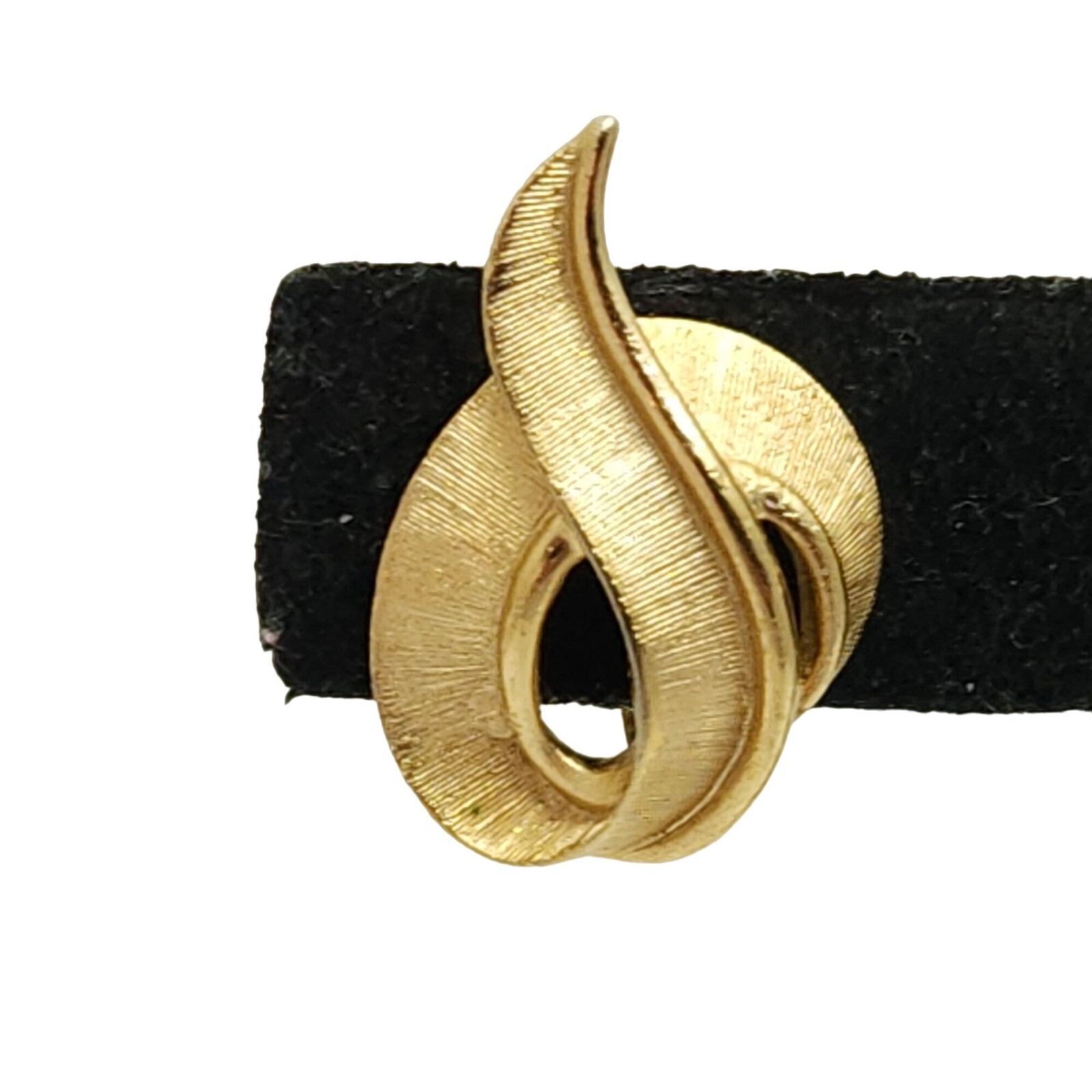 Vintage Crown Trifari Clip On Earrings Brushed Gold Tone Swirl Ribbon Signed