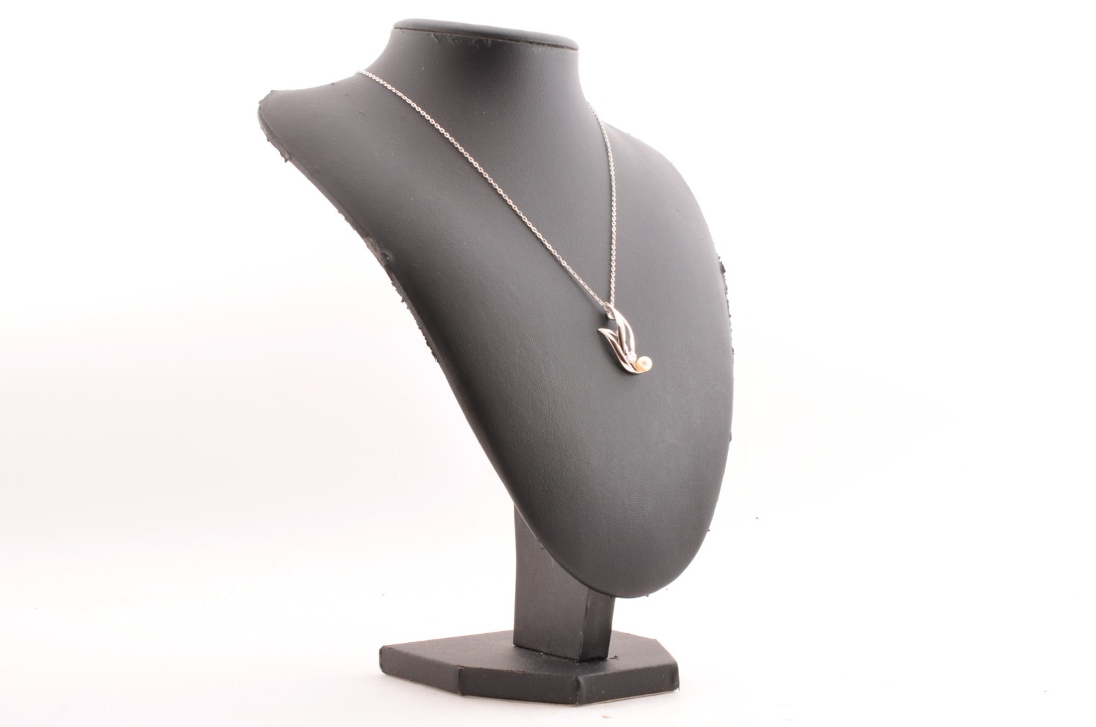 Near mint Japan brand “MIKIMOTO” Akoya pearl pendant 925 silver (total 9.75ct).