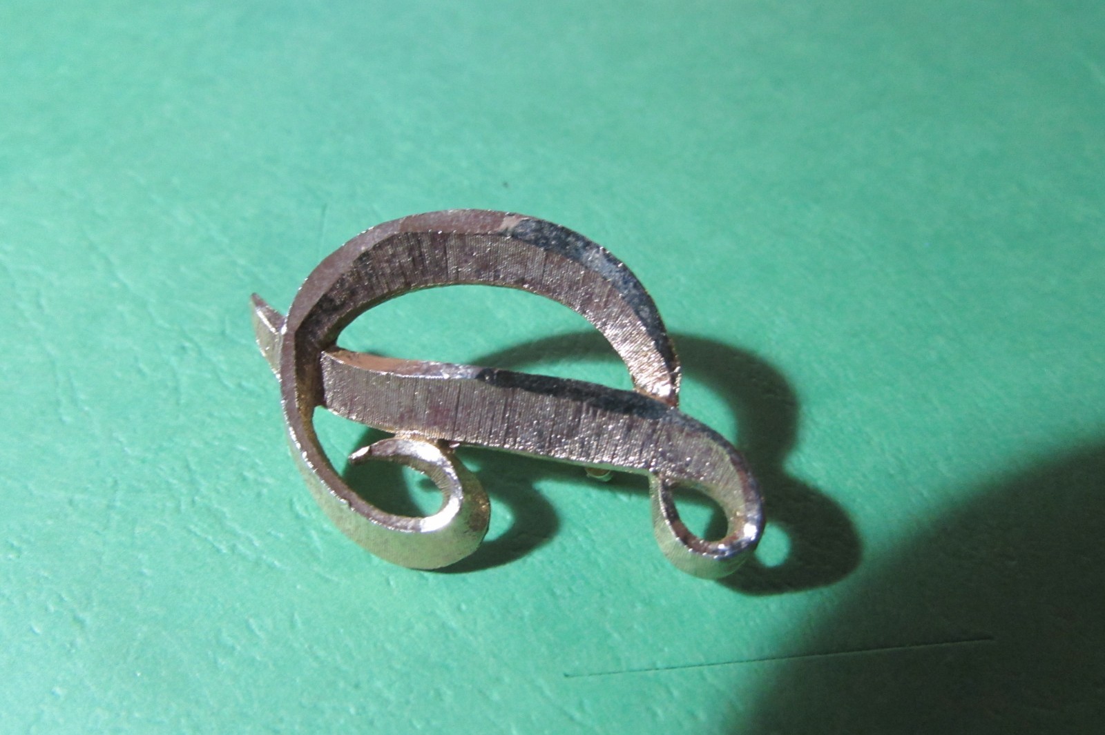 VINTAGE MAMSELLE pin broach brooch almost 1 1/2″ goldtone “D”
