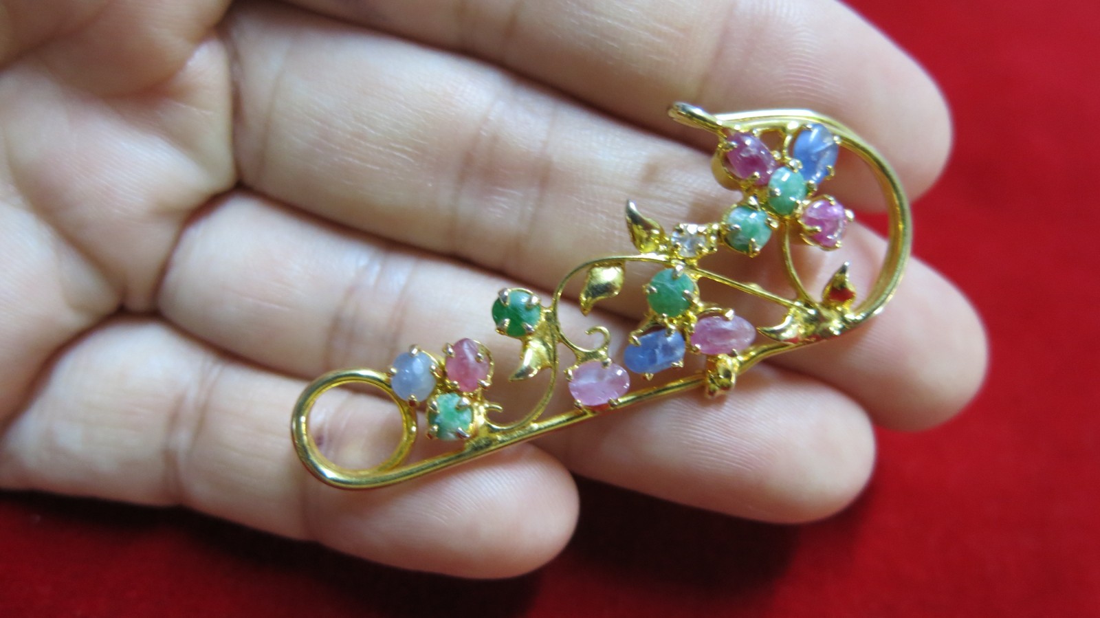 Vintage 22K Gold Plated Flower Pendant with Natural Gem Jade Ruby Cabochons