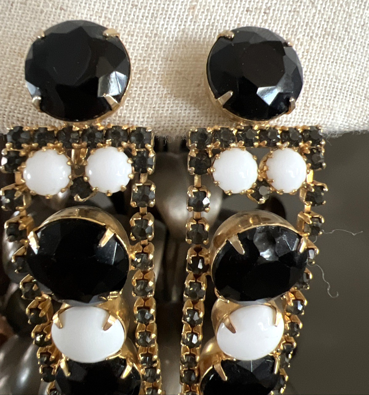 VINTAGE 1980’s BLACK RHINESTONE & MILK GLASS DANGLE CHANDELIER EARRINGS