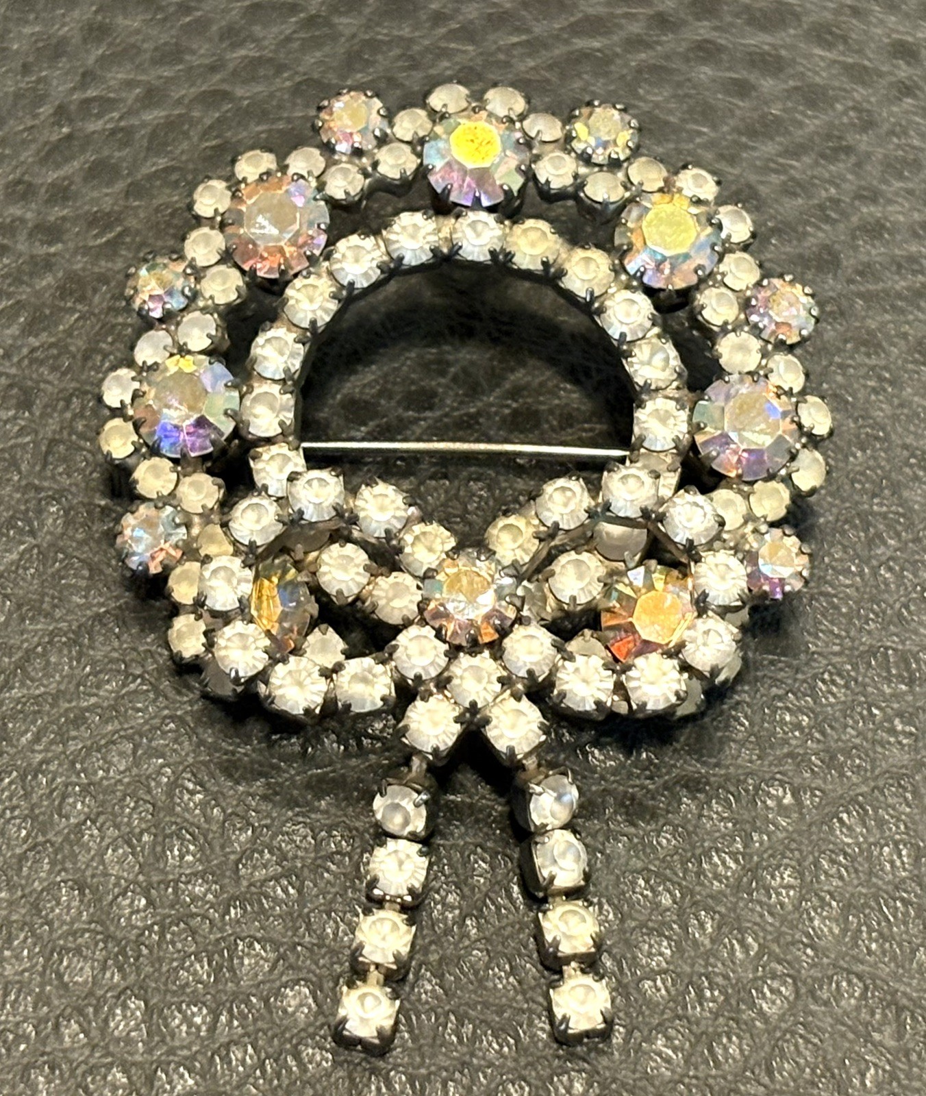 VTG Crystal Aurora Borealis & Frosted Rhinestone Crystal Wreath Pin Brooch 2”