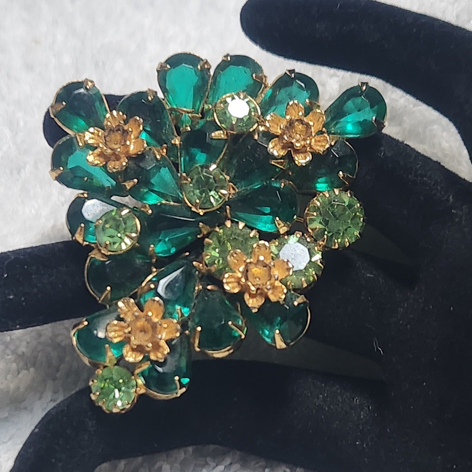 Vintage Green Rhinestone Floral Brooch Gold Tone Emerald Crystal Cluster Pin
