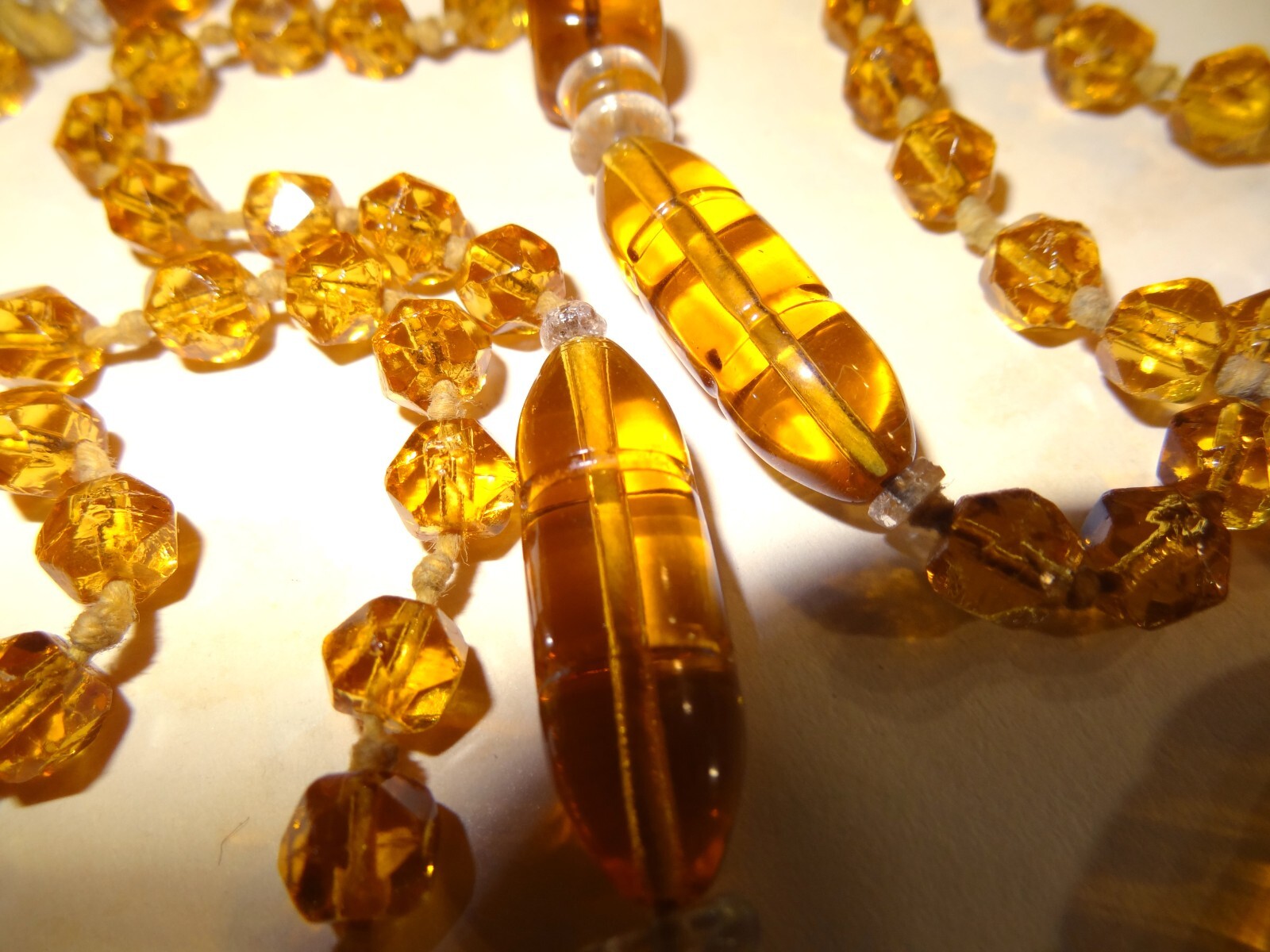 ART DECO HONEY AMBER GLASS BEAD NECKLACE CZECH Bohemian ANTIQUE 60″ MAX NEIGER ?