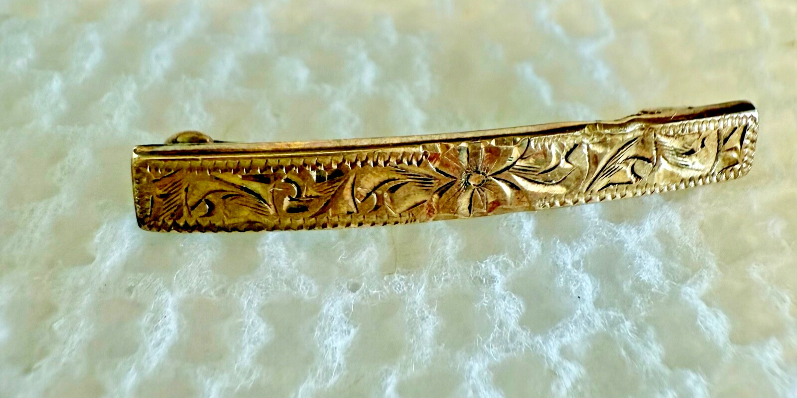 Etched gold or gold-filled baby beauty Victorian Edwardian safety clasp pin