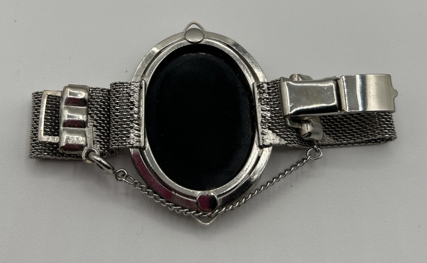 Vintage Reverse Cameo Silver Tone Clasp Bracelet W/ Safety Chain