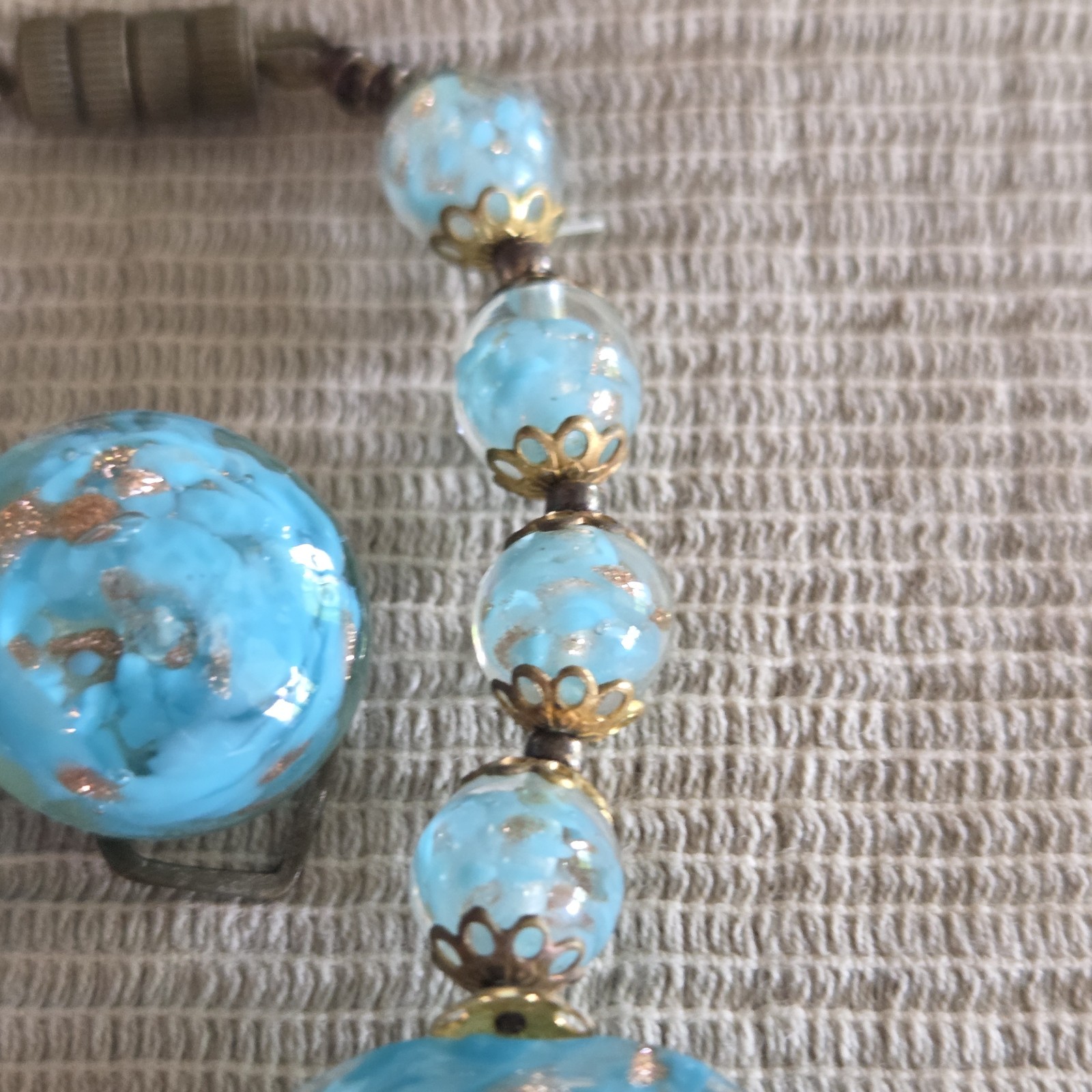 Vtg Light Blue Gold Foiled Venetian Art Glass Necklace & Clip-On Earrings Italy