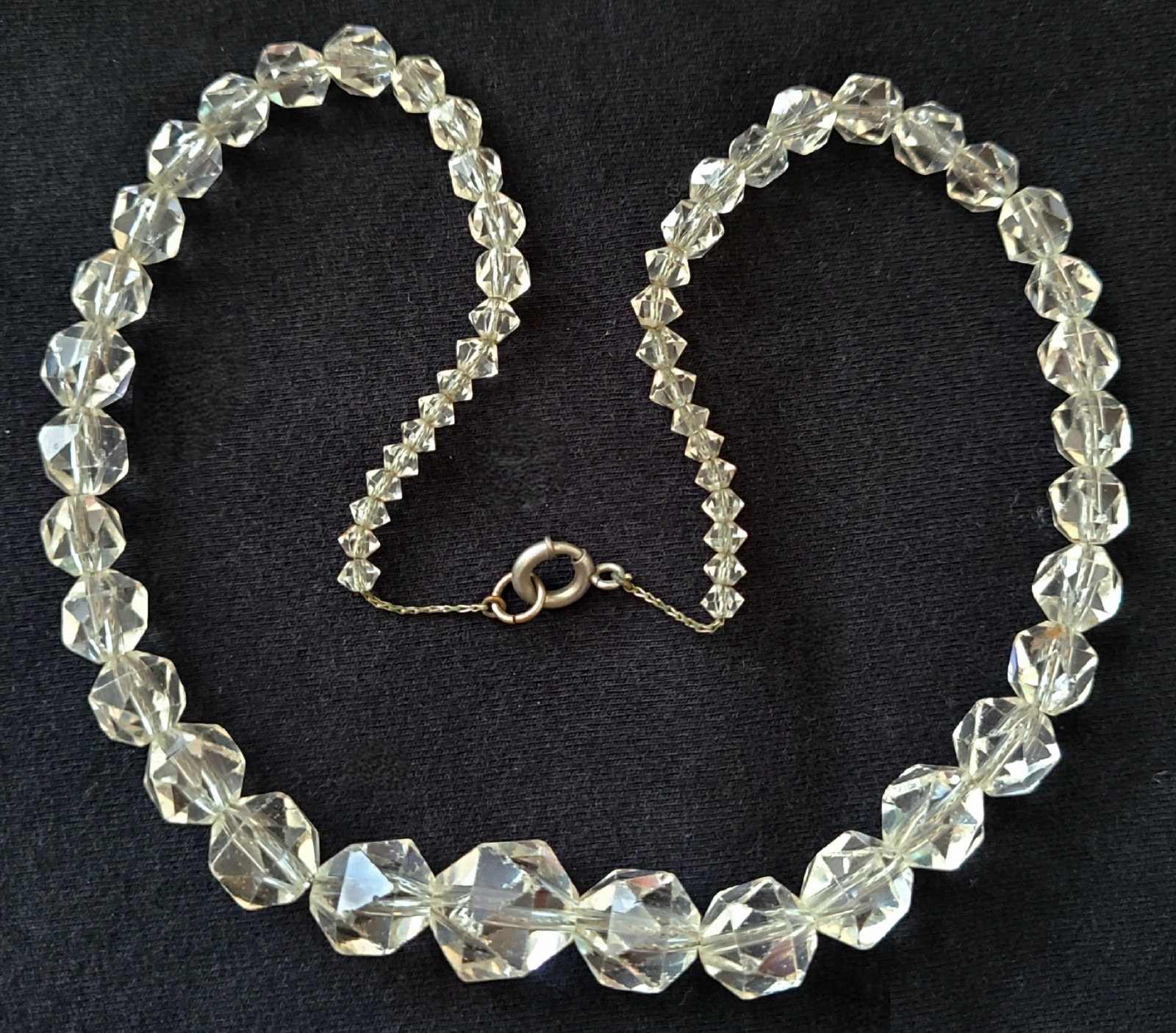 VINTAGE STUNNING CLEAR AURORA BOREALIS FACETED GLASS NECKLACE ON CHAIN
