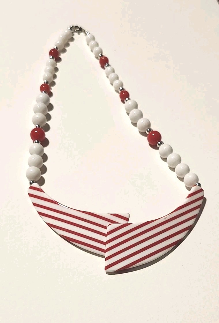 VTG 60s/80s Mod Red White Striped Bib Necklace Candy Stripe W/ Lg White Beads
