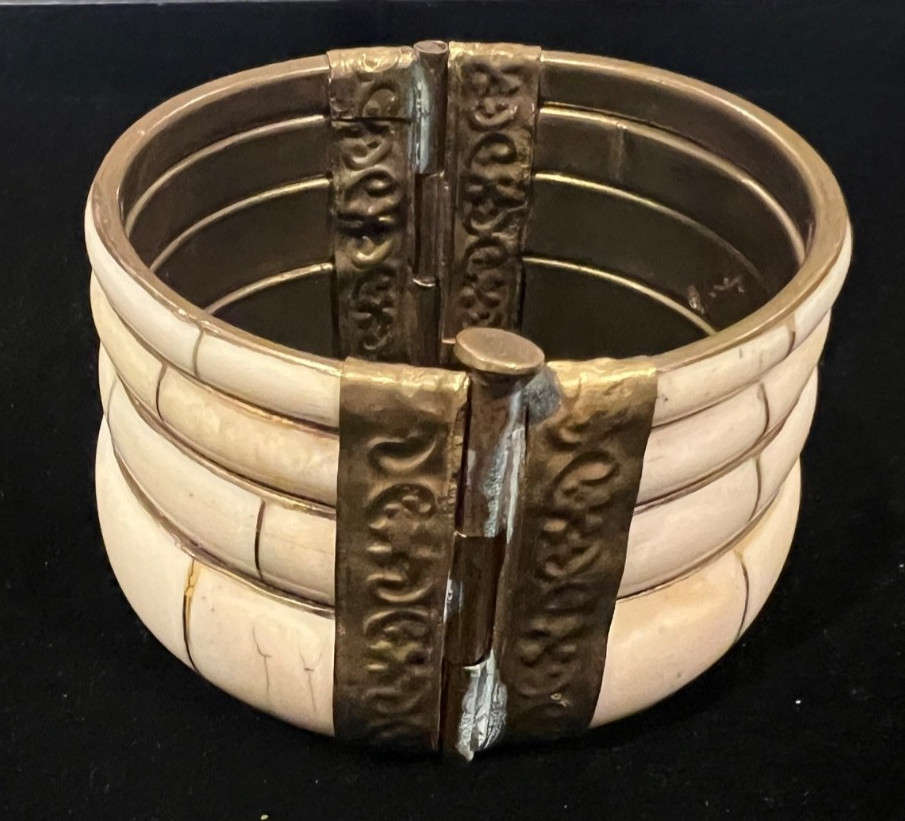 Vintage Wide Bovine Bone & Brass w/Pin Open Hinge Bangle Bracelet