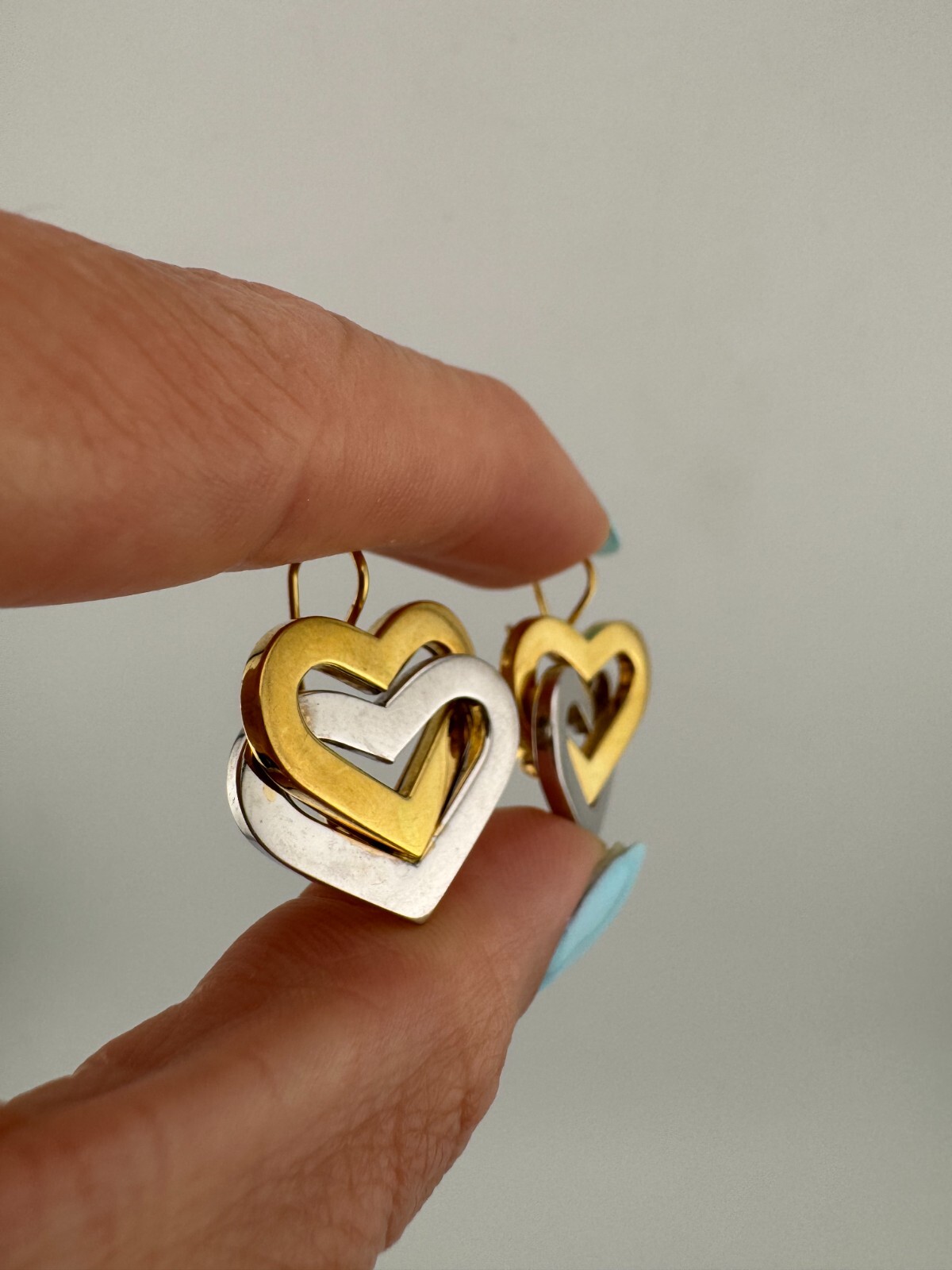 Vintage 18 Karat Two-Tone Overlapping Double Heart Leverback Earrings 1 inch