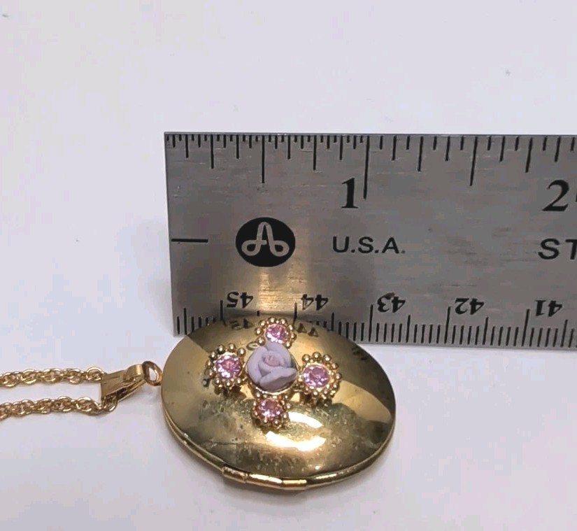Vintage Pink Rose And Rhinestone Gold Tone Locket Pendant With Gold Tone Chain