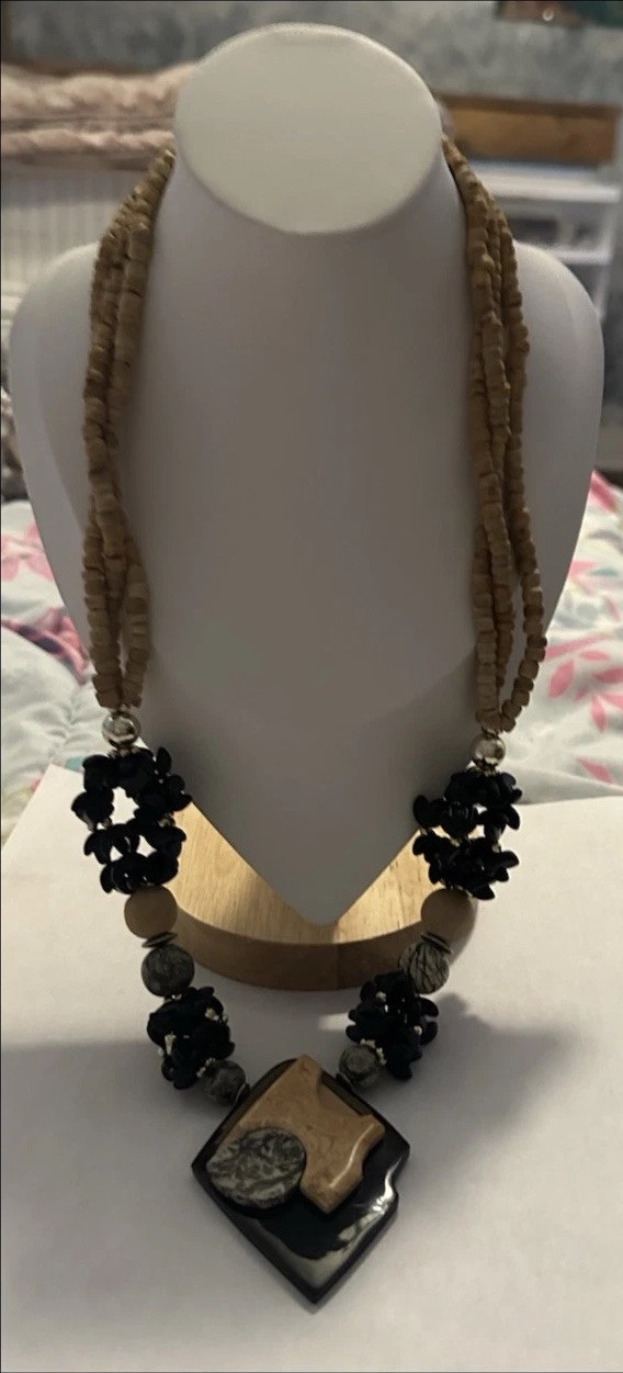 Boho Wood Bead Chain Necklace With Lucite And Stone Pendant & Lucite Accents 24”