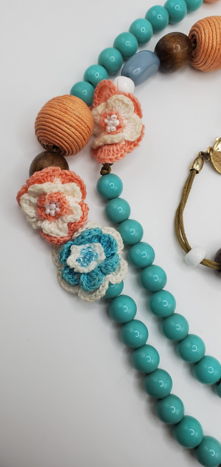 Vintage Plastic, Wood and Crochet Beaded Necklace 18″ Marked Gwen woo1