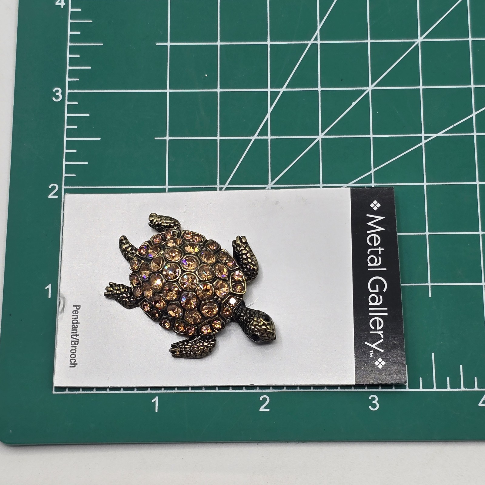 Beautiful Brass-tone Light Brown Rhinestone Shell TURTLE Figural Pin Pendant