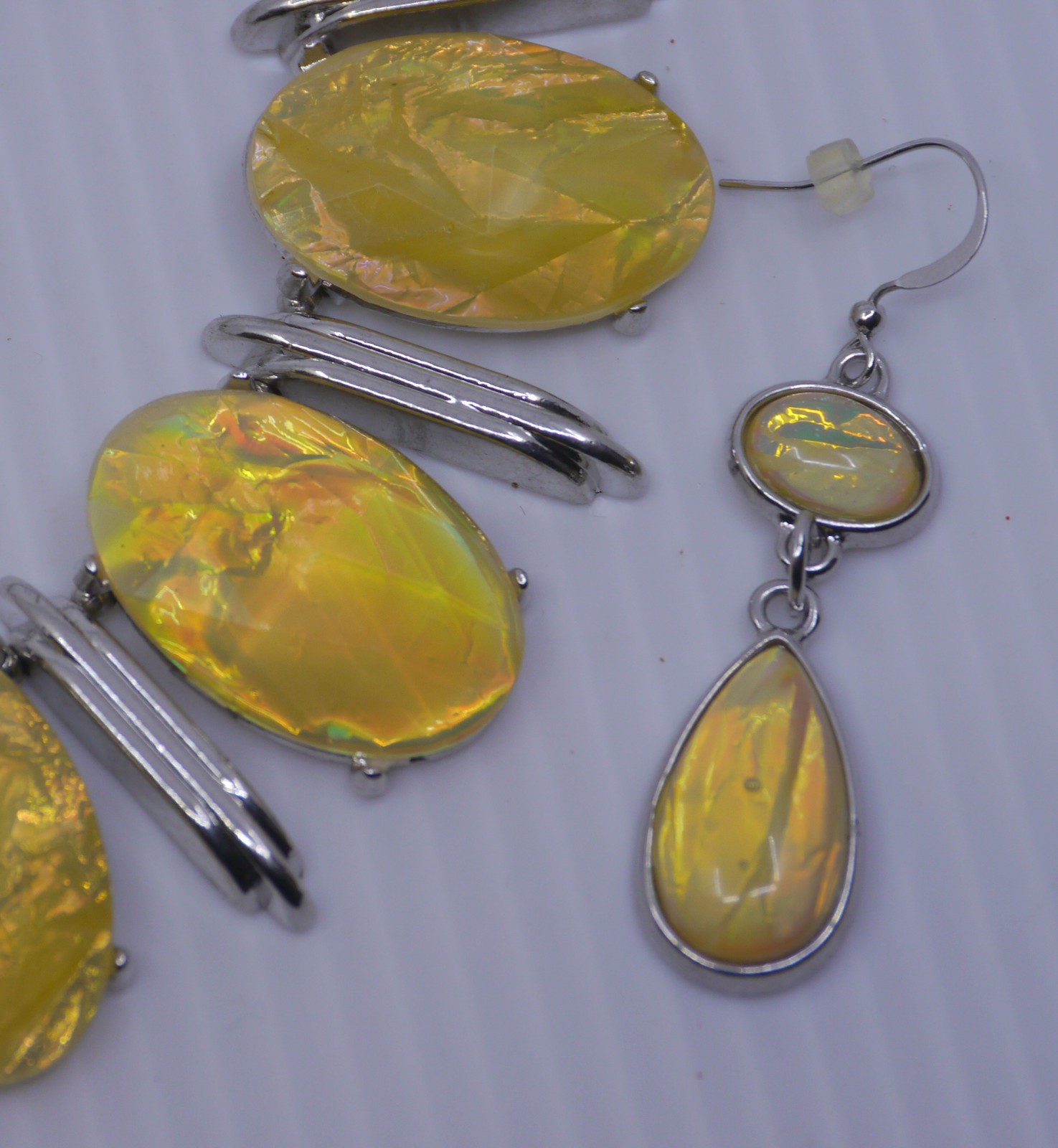 VINTAGE 22.5 IN. NECKLACE & EARRING SET w FAUX YELLOW OPALS, ART DECO DESIGN