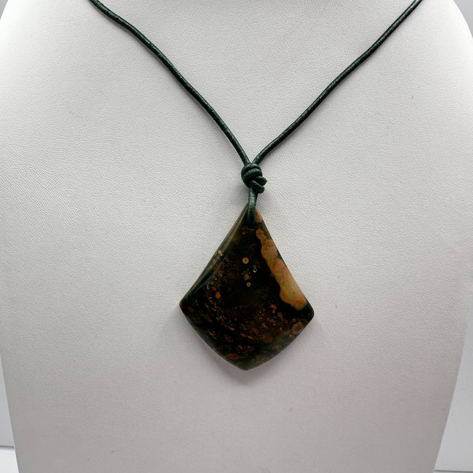 Vintage 90s Green Lozenge Jasper Pendant Necklace Rustic Tone Women’s Jewelry