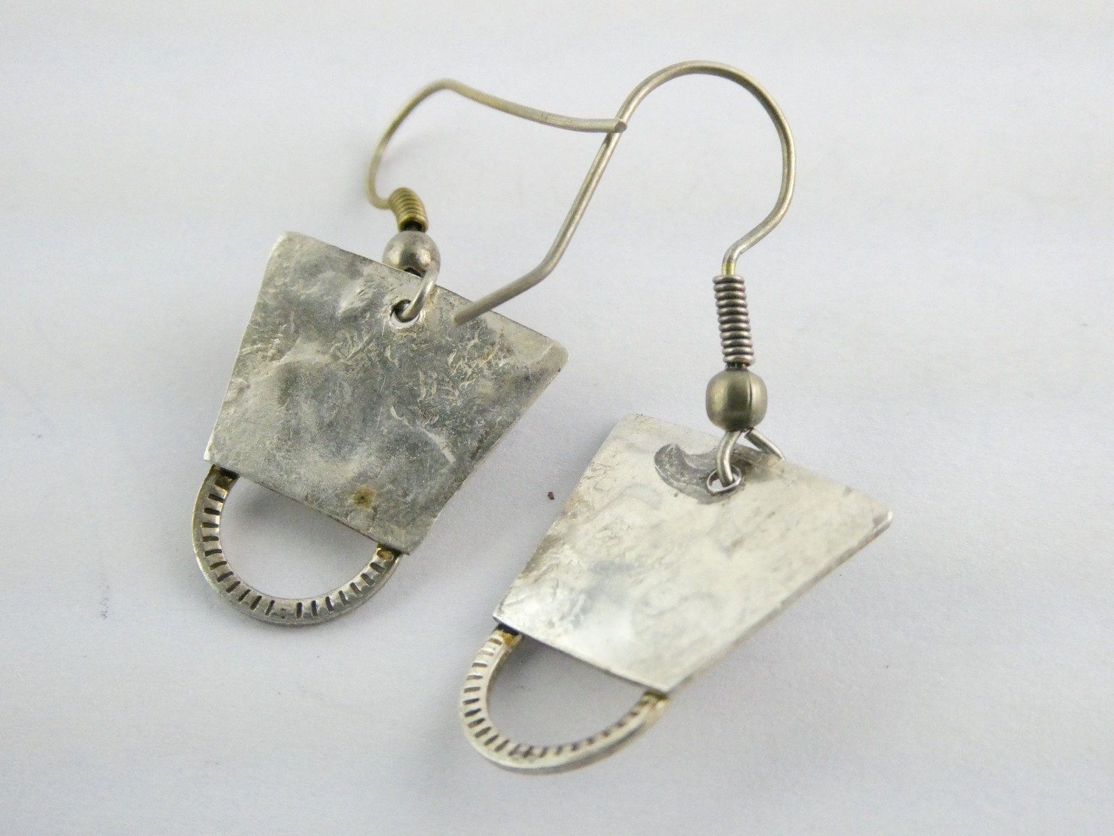Vintage Sterling Silver Artisan Mixed Metals Iolite Hook Earrings 4.3g 1.25 Inch