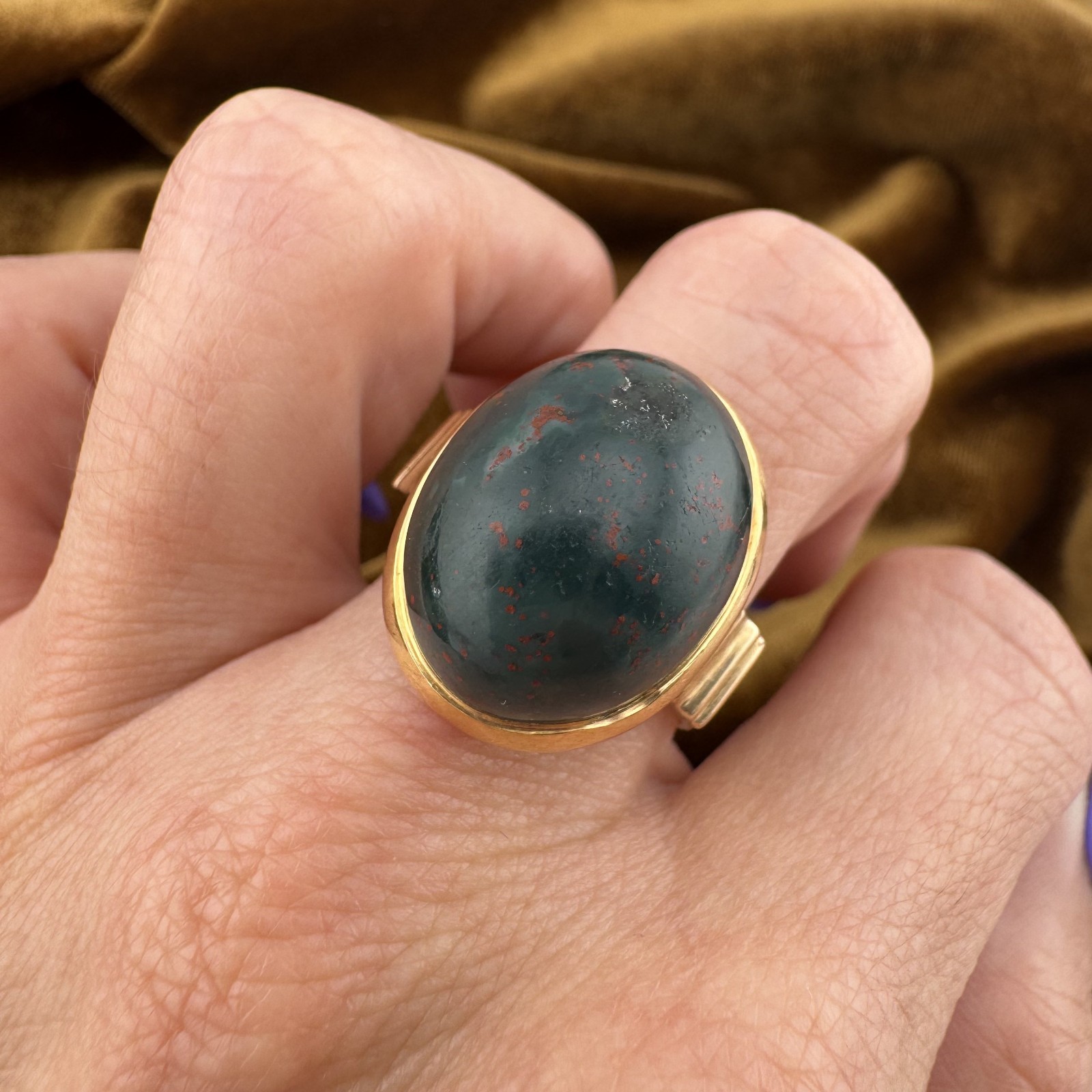Antique Victorian 15 Karat Yellow Gold Bloodstone Cabochon Ring Size 7.75